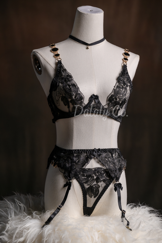 Leila In Gems Set Black